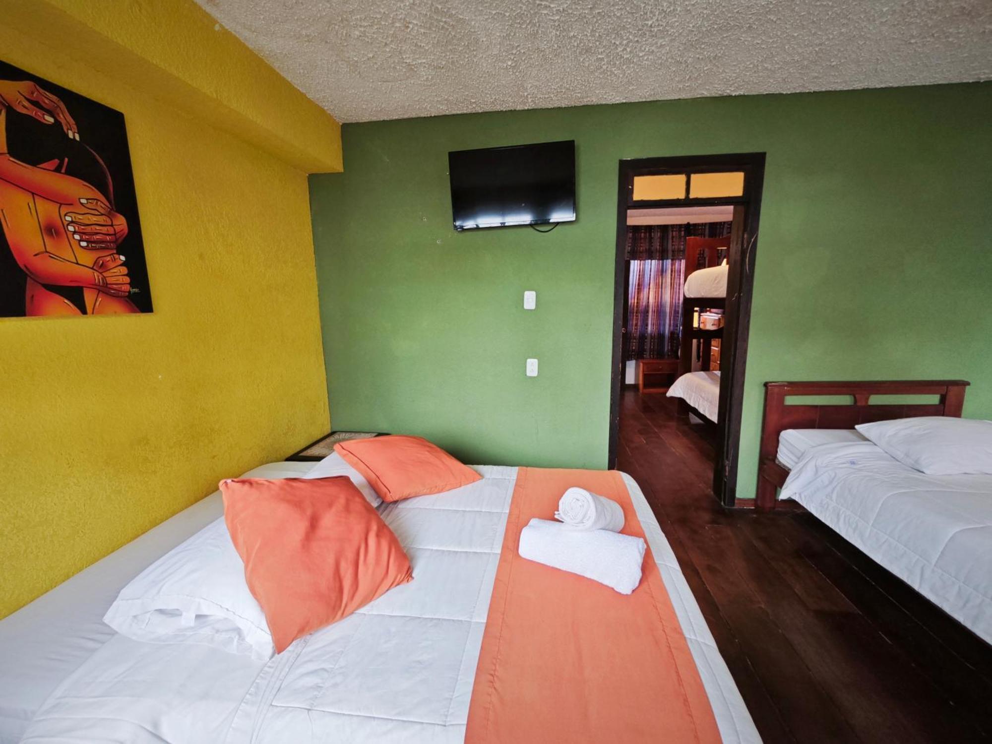 Garden House Hostal بانيوس المظهر الخارجي الصورة