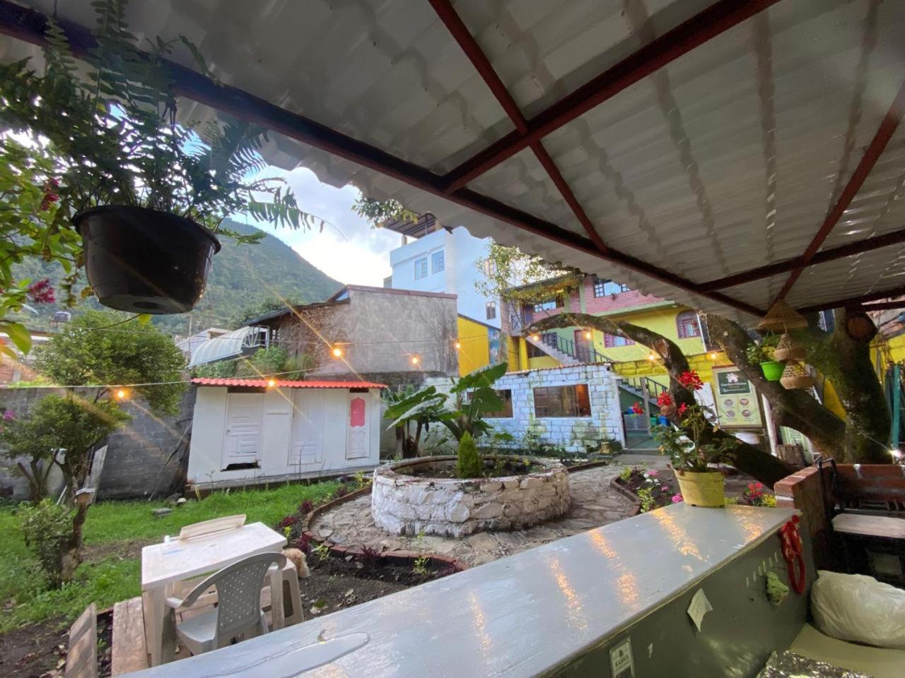 Garden House Hostal بانيوس المظهر الخارجي الصورة