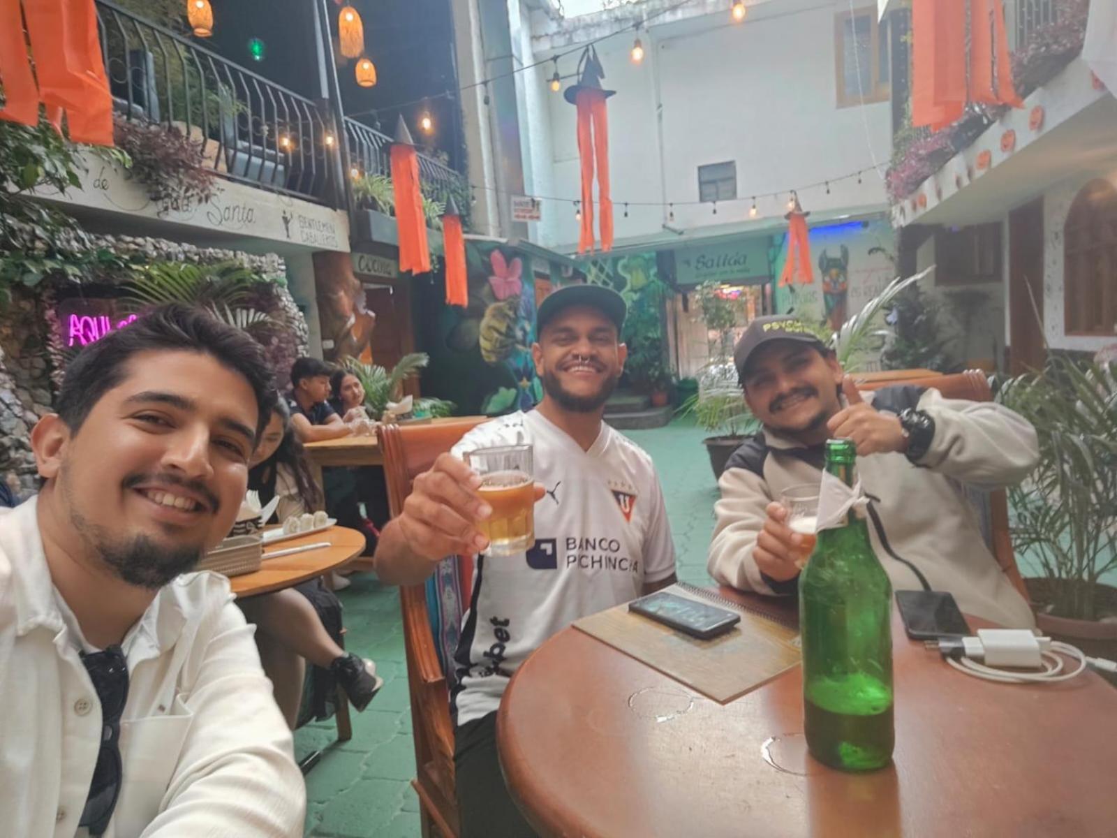 Garden House Hostal بانيوس المظهر الخارجي الصورة