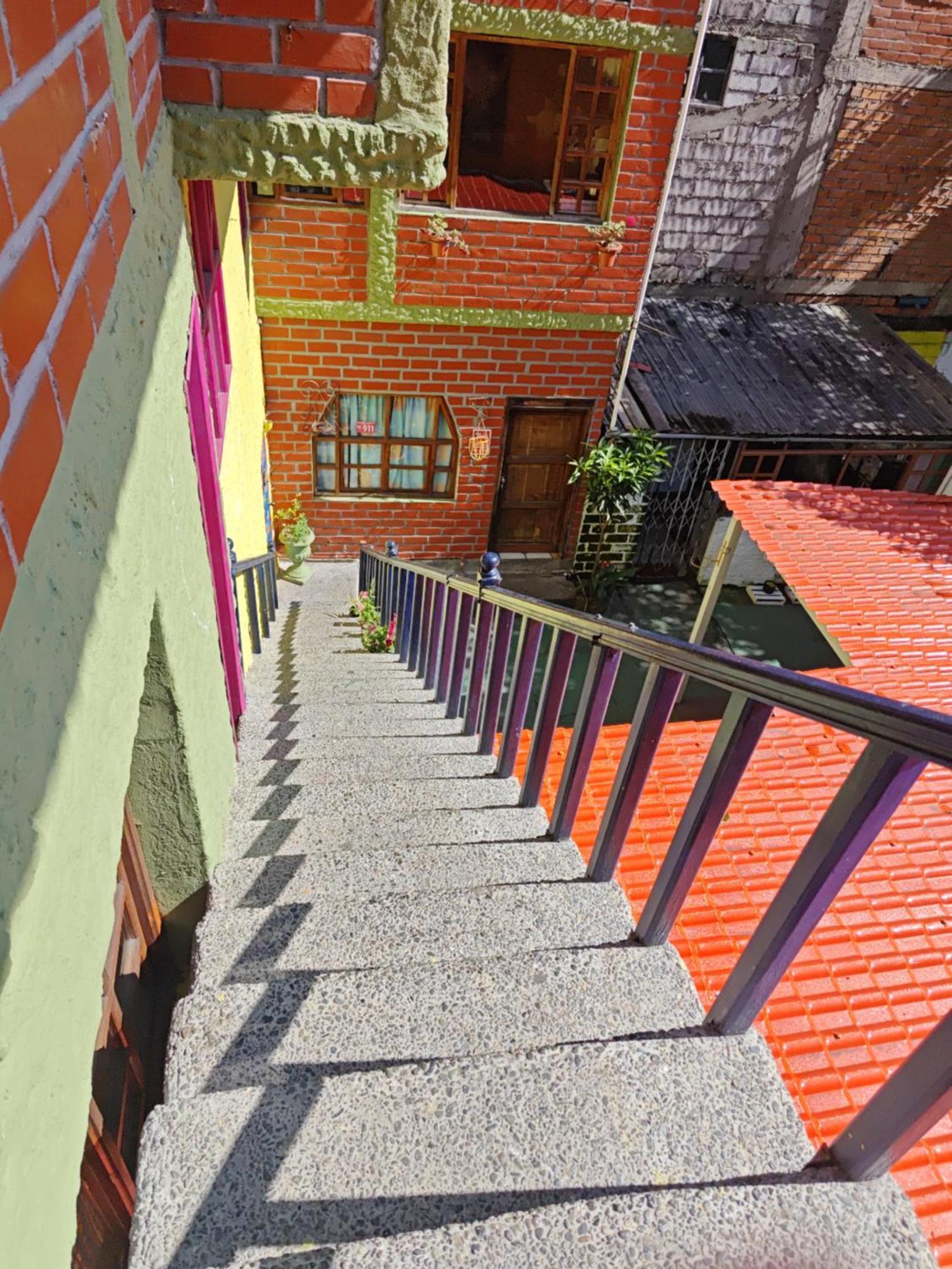 Garden House Hostal بانيوس المظهر الخارجي الصورة