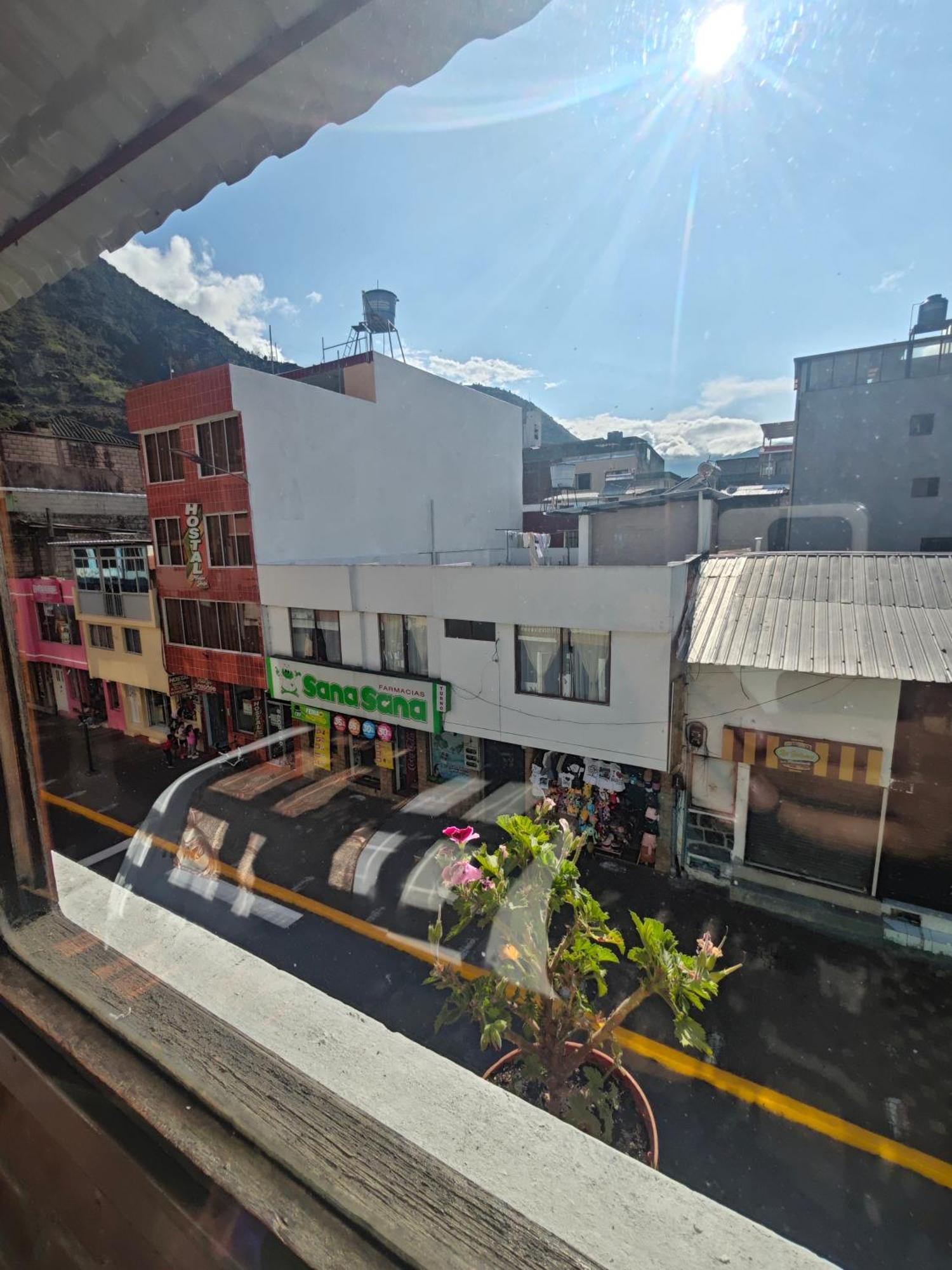 Garden House Hostal بانيوس المظهر الخارجي الصورة