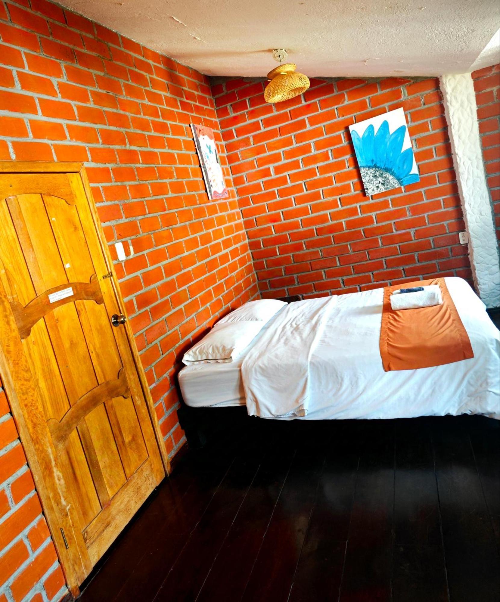 Garden House Hostal بانيوس المظهر الخارجي الصورة