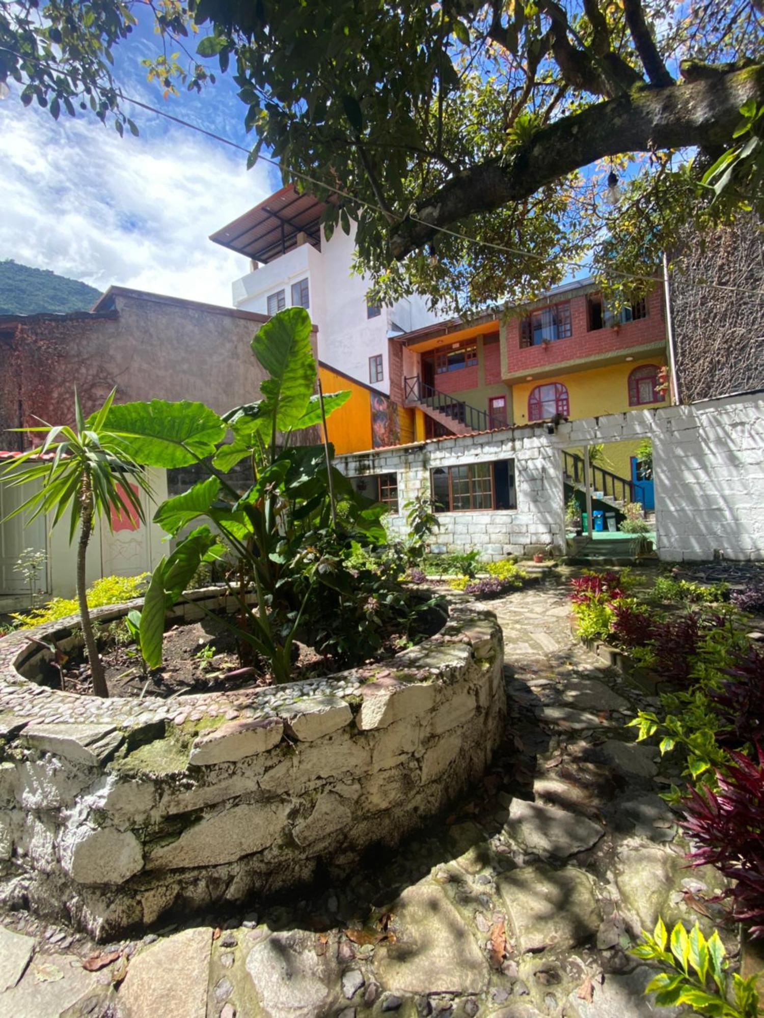 Garden House Hostal بانيوس المظهر الخارجي الصورة