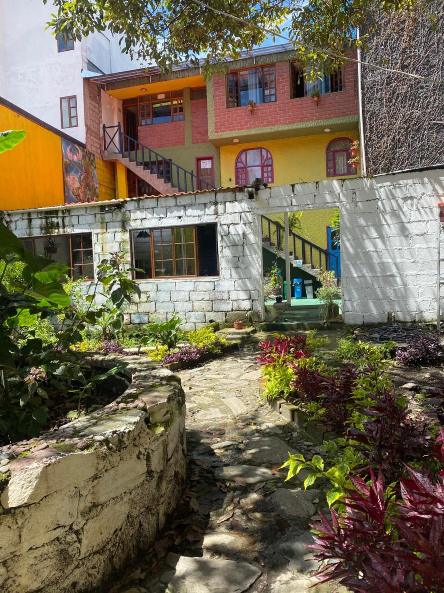 Garden House Hostal بانيوس المظهر الخارجي الصورة